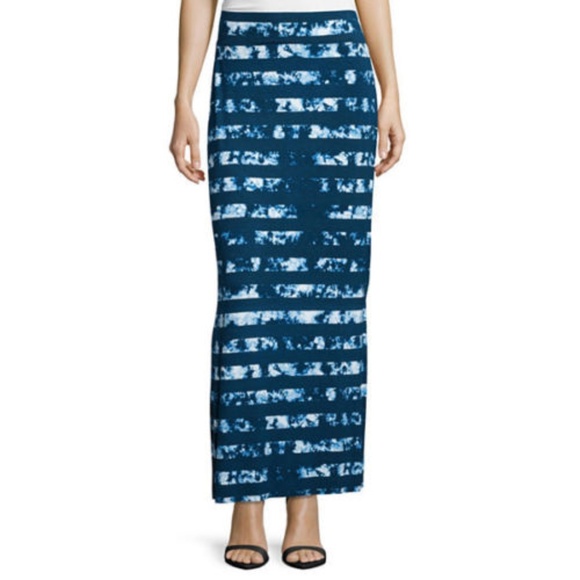 a.n.a Dresses & Skirts - a.n.a Side-Slit Maxi Skirt Size S